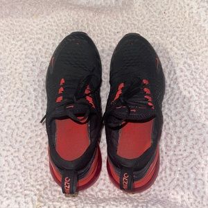 Black And Red Air 270’s Size 5.5 Youth or W6.5